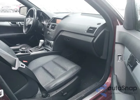 2009 Mercedes-Benz C 300 Luxury/Sport from USA, damaged, VIN WDDGF54X29F213601